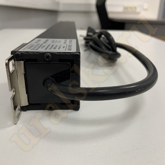 DR-432121 Блок распределения 19" (PDU) с выключателем на 16А, 8 разъемов SHUKO, шнур питания 1,8 м, черный