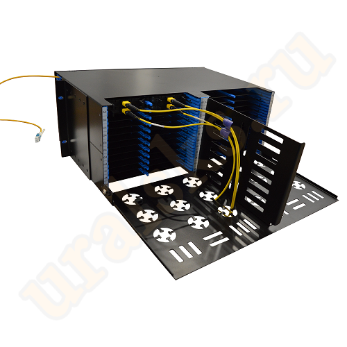 LAN-FOBM-48MCC-4U Бокс 19" на 48 компактных кассет MPO, 4U, черный Lanmaster